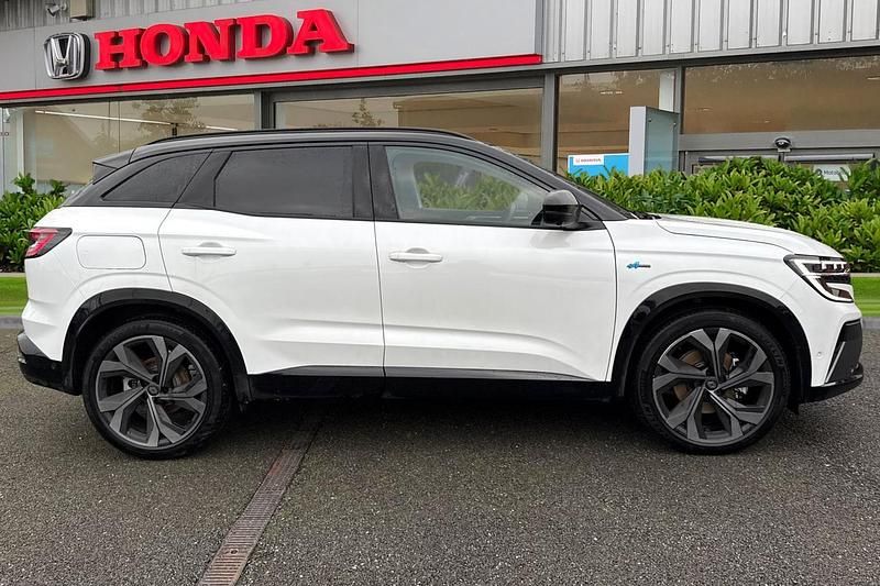 Used Renault Austral Iconic Esprit Alpine 2025 White SUV