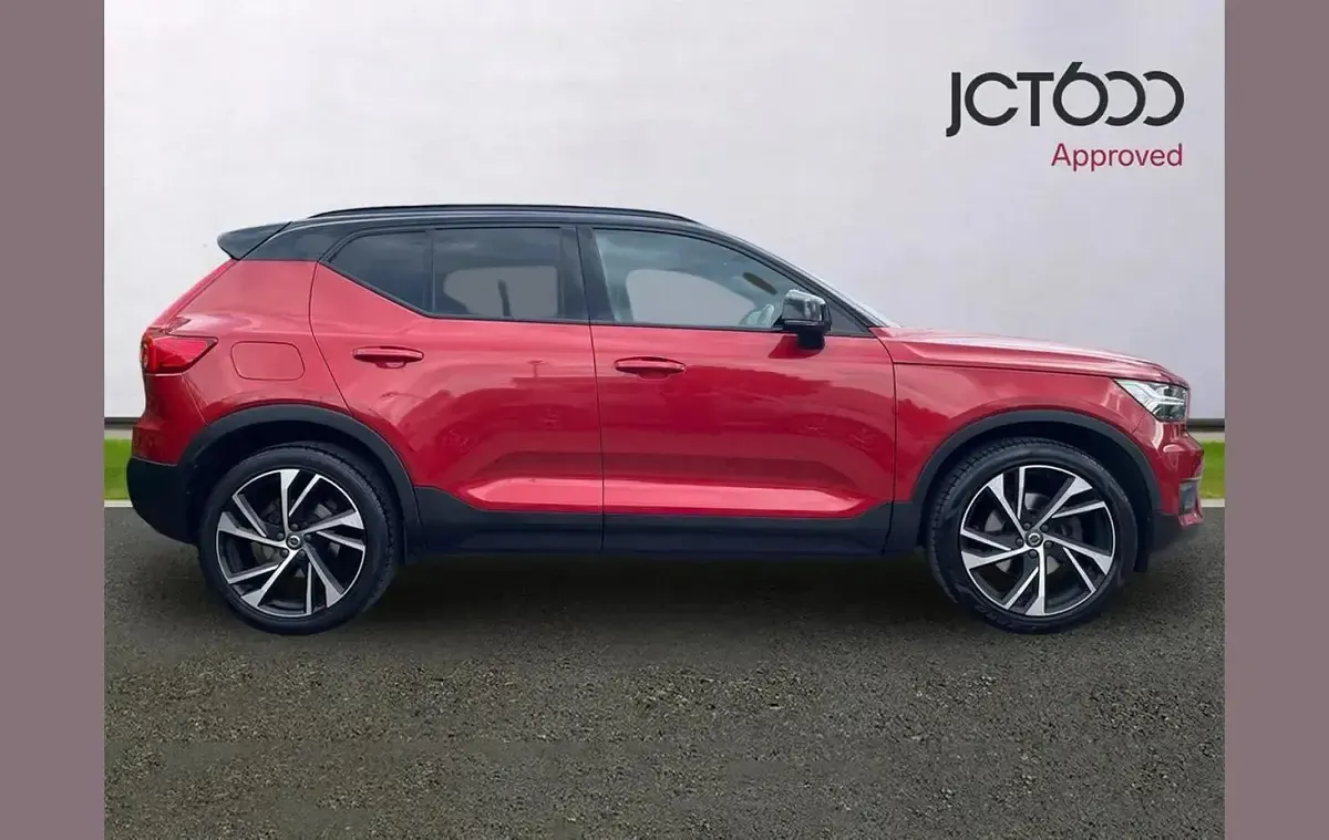 Used Volvo XC40 R-Design Pro 187 HP (137 kW) 2018 Red SUV