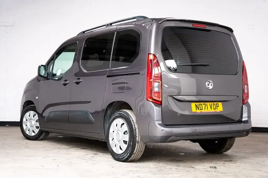 Used Vauxhall Combo Edition 110 HP (80 kW) 2021 Grey MPV