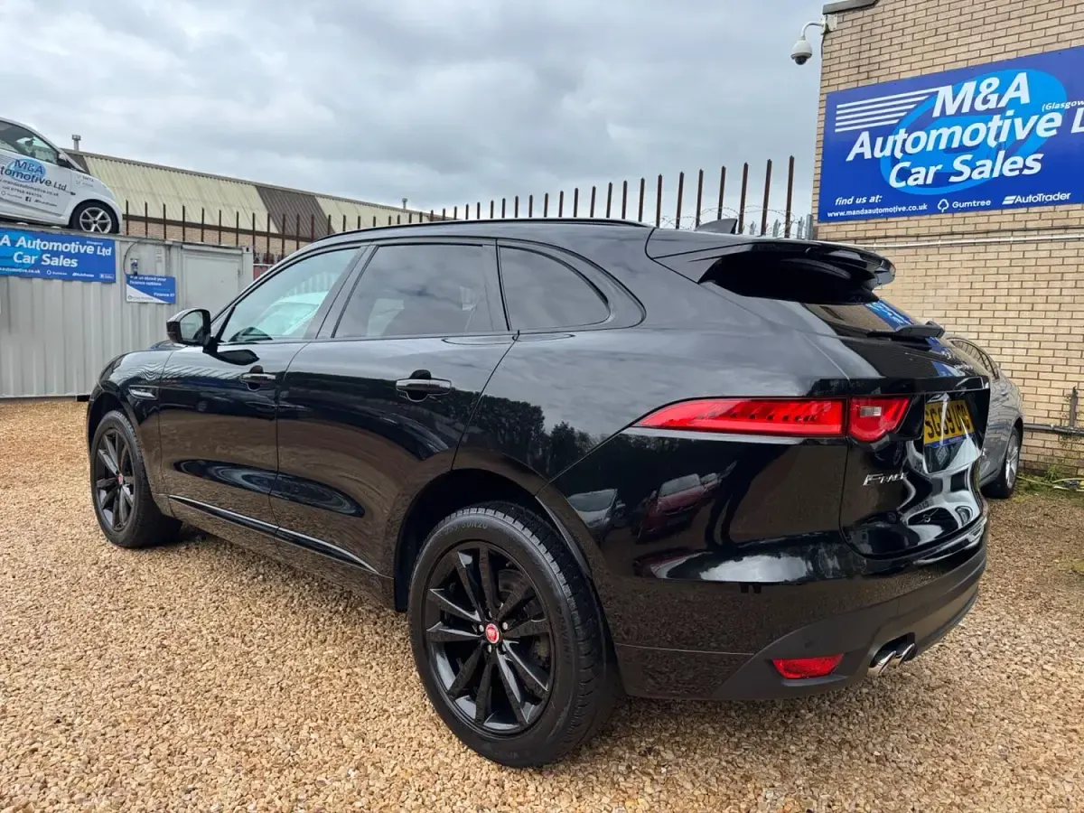 Used Jaguar F-Pace Chequered Flag 180 HP (132 kW) 2019 Black SUV