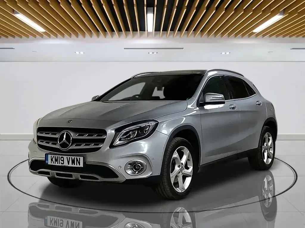 Used Mercedes GLA200 Premium Plus 136 HP (100 kW) 2019 Silver SUV