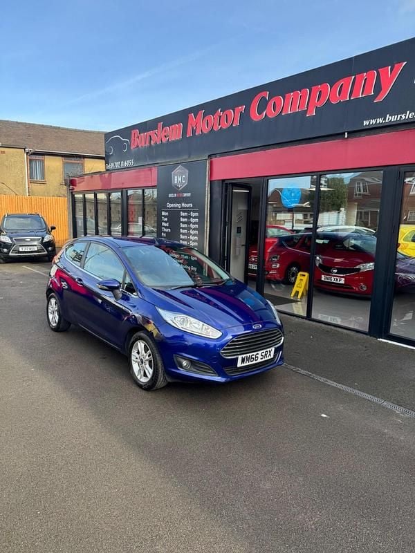 Used Ford Fiesta Zetec 82 HP (60 kW) 2016 Blue Hatchback