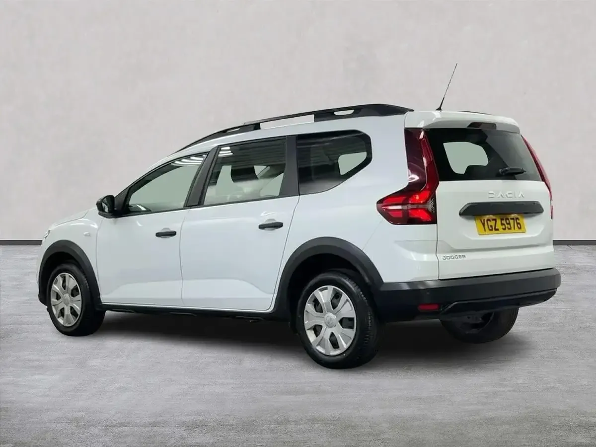 Used Dacia Jogger Essentiel 110 HP (80 kW) 2023 White MPV