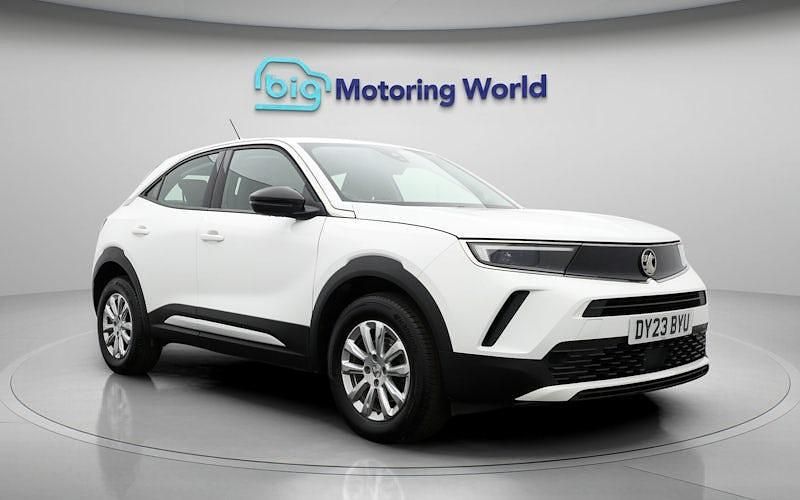 Used Vauxhall Mokka Design Edition 101 HP (74 kW) 2023 White SUV