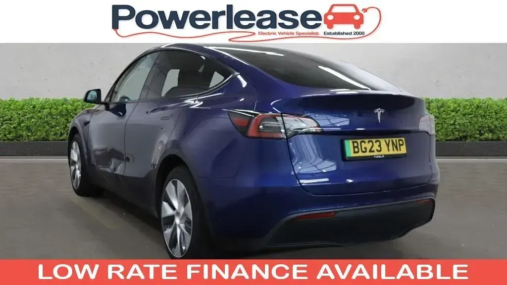 Używany Tesla Model Y RWD 254 kW (346 KM) 2023 Niebieski SUV