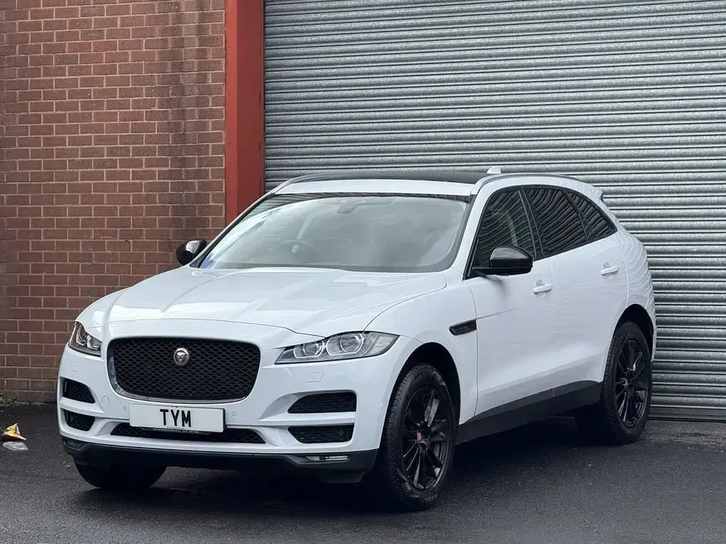 Used Jaguar F-Pace Portfolio 180 HP (132 kW) 2017 White SUV