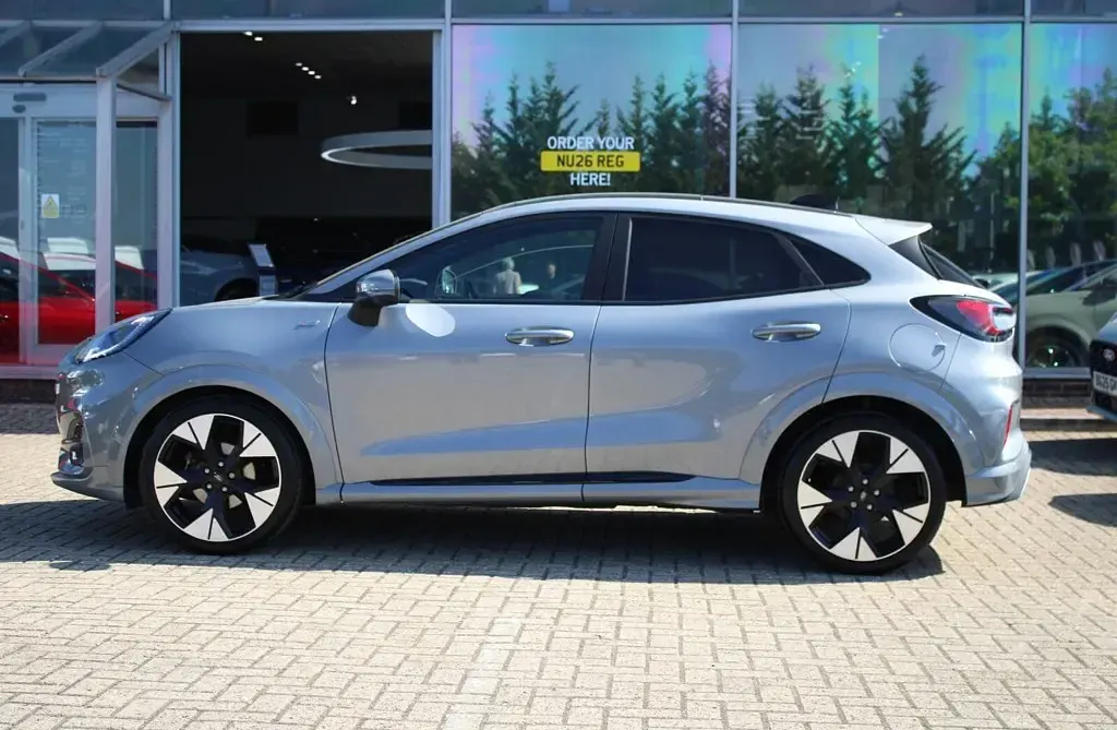 Käytetty Ford Puma ST-Line 2024 Hopea Katumaasturi