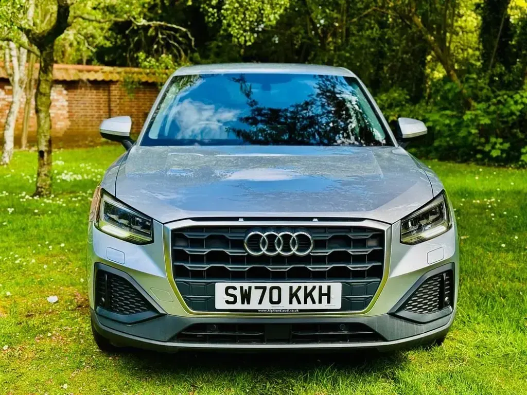 Begagnad Audi Q2 Design 110 HK (80 kW) 2021 Silver SUV