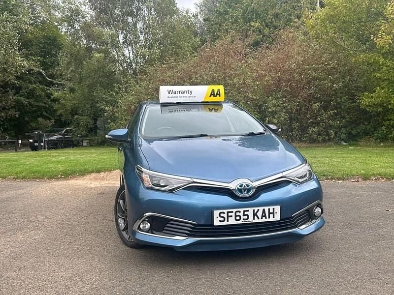 Blue Used 2015 Toyota Auris Hatchback | £7,950 (Good price) - Image 1/4