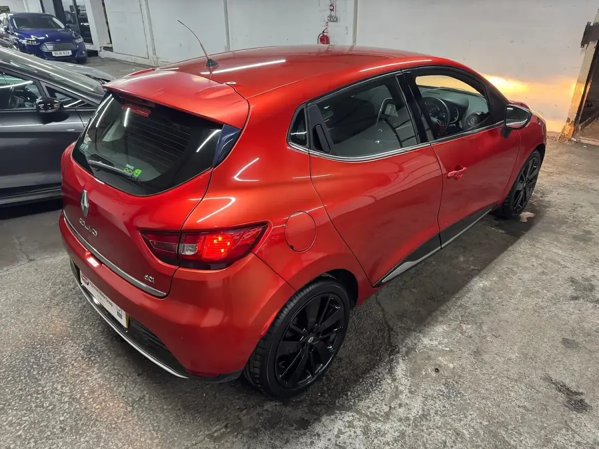 Used Renault Clio IV Dynamique 90 HP (66 kW) 2016 Red Hatchback