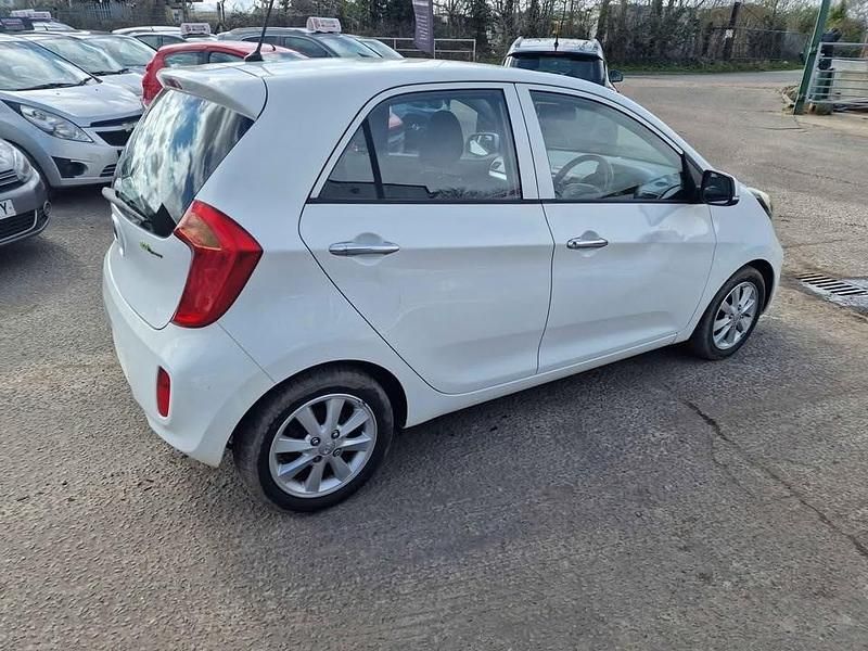 Used Kia Picanto 84 HP (61 kW) 2012 White Hatchback