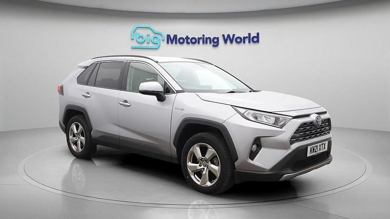 Used Toyota RAV4 Hybrid Design 218 HP (160 kW) 2021 Silver SUV