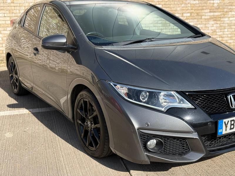 Begagnad Honda Civic Sport 120 HK (88 kW) 2016 Silver Halvkombi
