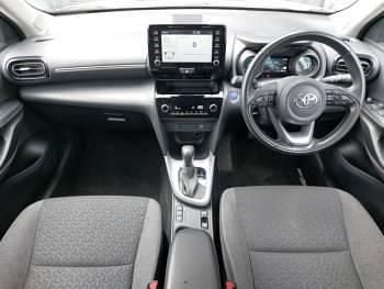 Used Toyota Yaris Hybrid 116 HP (85 kW) 2023 White Estate