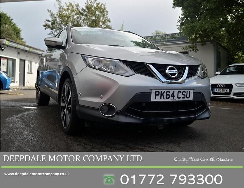 Silver Used 2014 Nissan Qashqai Tekna SUV | £8,490 (Good price) - Image 1/4
