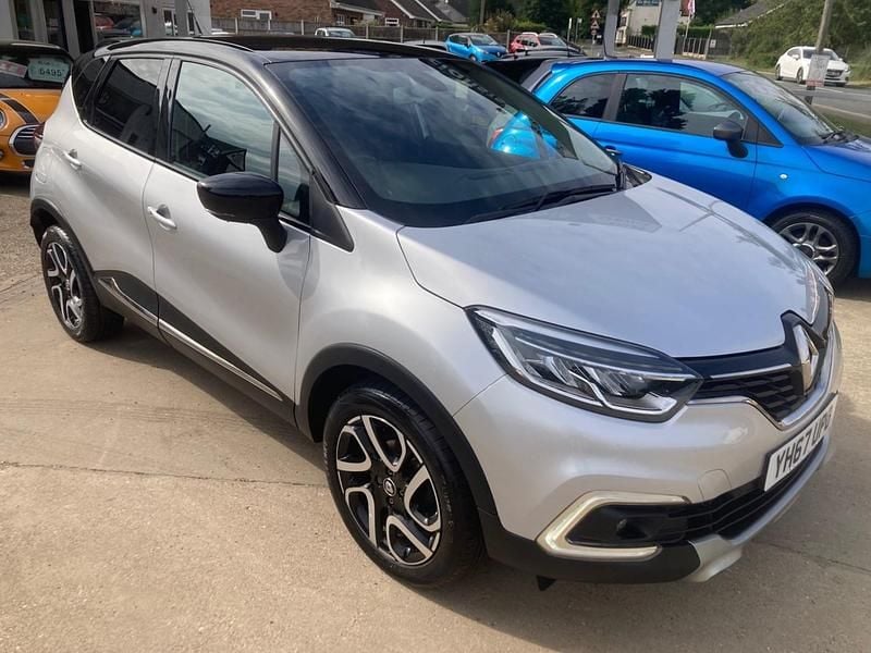 Used Renault Captur Dynamique 90 HP (66 kW) 2017 Silver black SUV