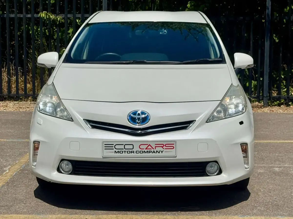 Used Toyota Prius+ 136 HP (100 kW) 2014 White MPV
