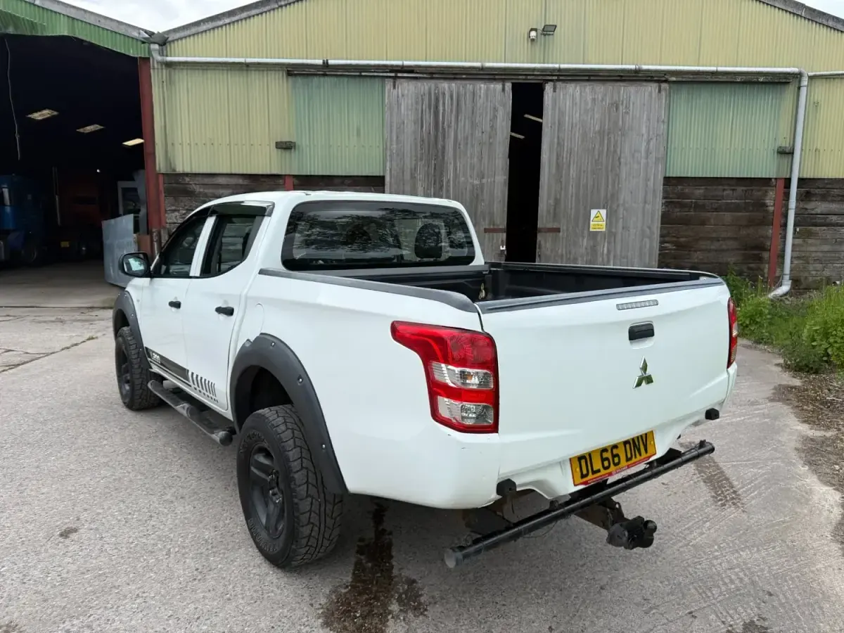 Używany Mitsubishi L200 2016 Biały Pickup