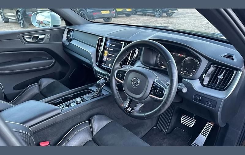 Used Volvo XC60 R-Design Pro 250 HP (183 kW) 2019 Black SUV