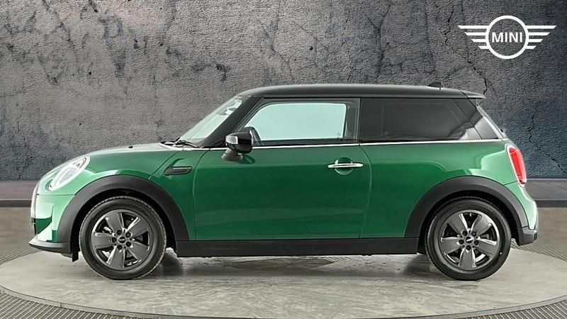 Used Mini Cooper Classic 134 HP (98 kW) 2023 Green Hatchback