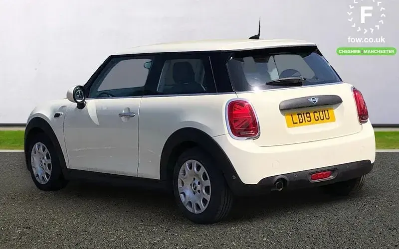 Used Mini ONE Classic 102 HP (75 kW) 2021 Hatchback