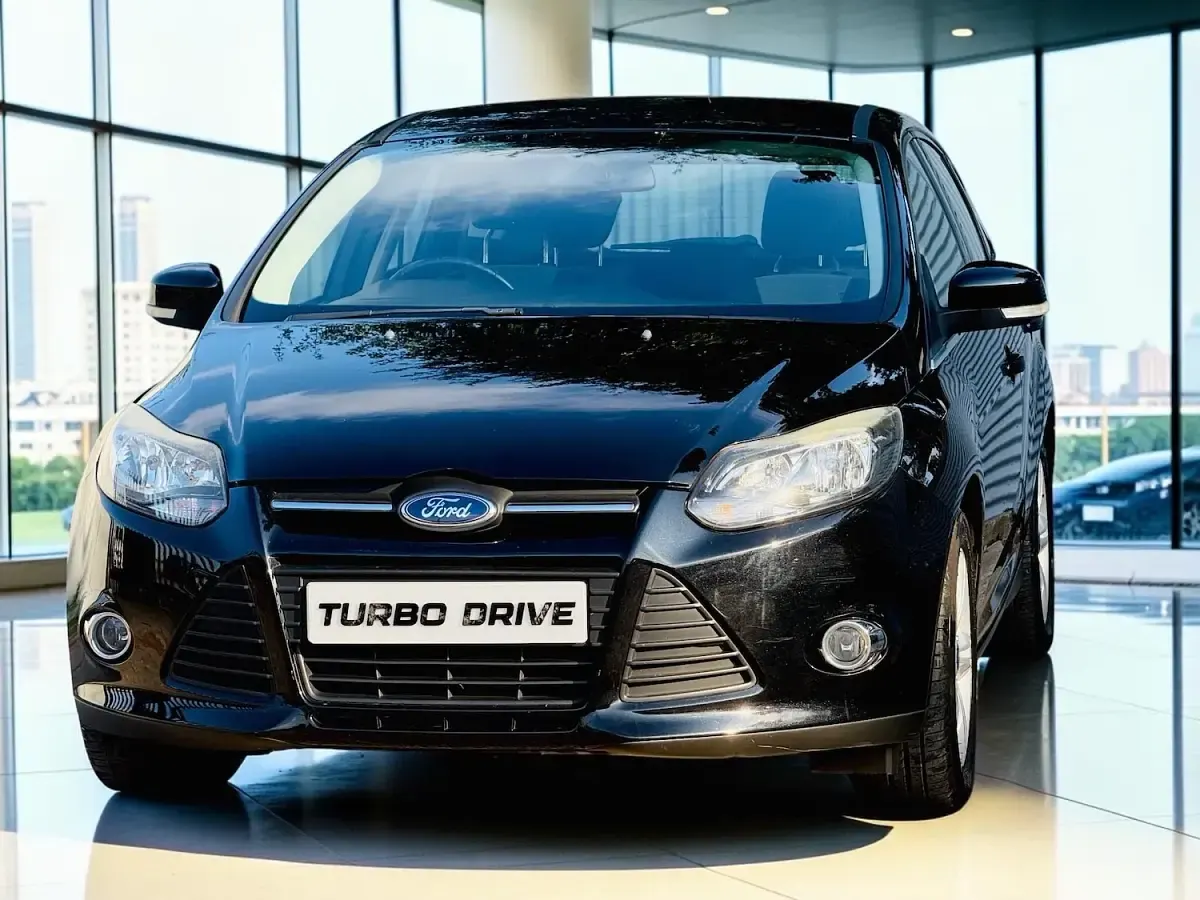 Used Ford Focus Zetec 125 HP (91 kW) 2011 Black Hatchback