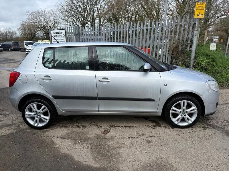 Used Skoda Fabia 80 HP (58 kW) 2008 Silver Hatchback