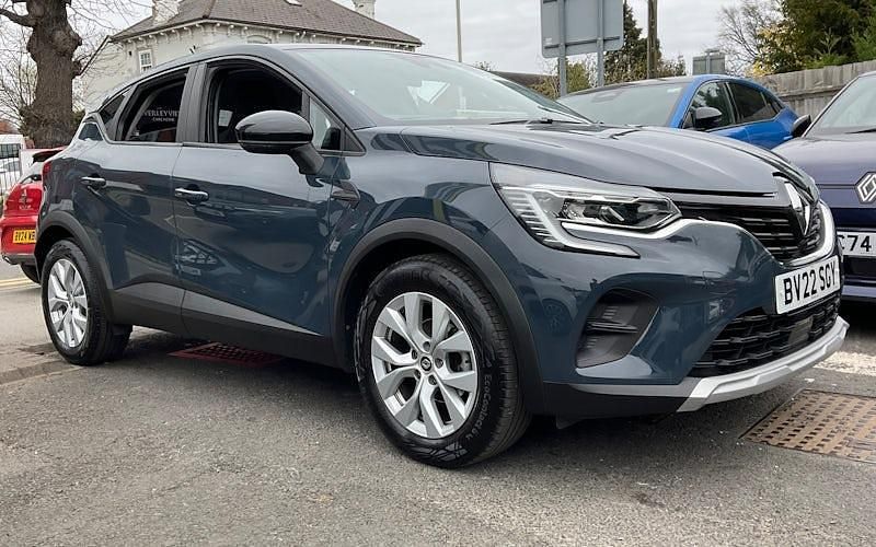 Second-hand Renault Captur Iconic 140 CP (102 kW) 2022 SUV