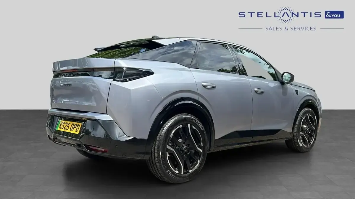 Used Peugeot e-3008 GT 152 kW (207 HP) 2025 Grey SUV