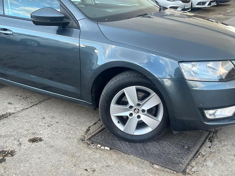 Begagnad Skoda Octavia SE 150 HK (110 kW) 2017 Grå Halvkombi
