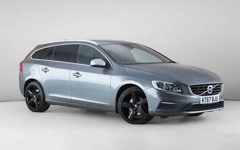 Used Volvo V60 R-Design 190 HP (139 kW) 2017 Estate