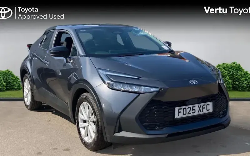 Used Toyota C-HR 140 HP (102 kW) 2025 SUV