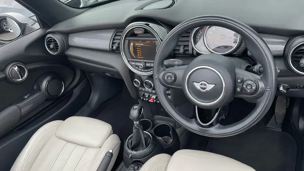 Begagnad Mini Cooper 134 HK (98 kW) 2016 Silver Halvkombi