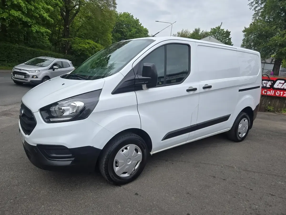Used Ford Transit Custom 105 HP (77 kW) 2020 White Van