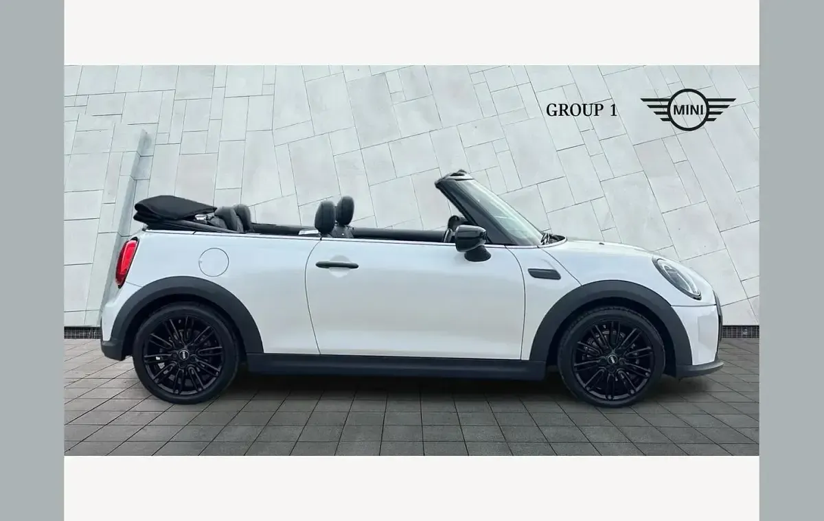 Used Mini Cooper Cabriolet Exclusive 134 HP (98 kW) 2024 White Cabriolet