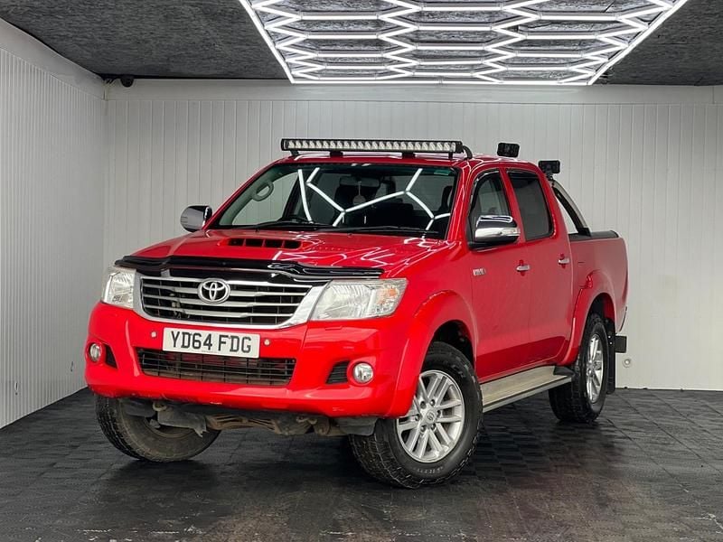 Used Toyota HiLux 2014 Red Pickup