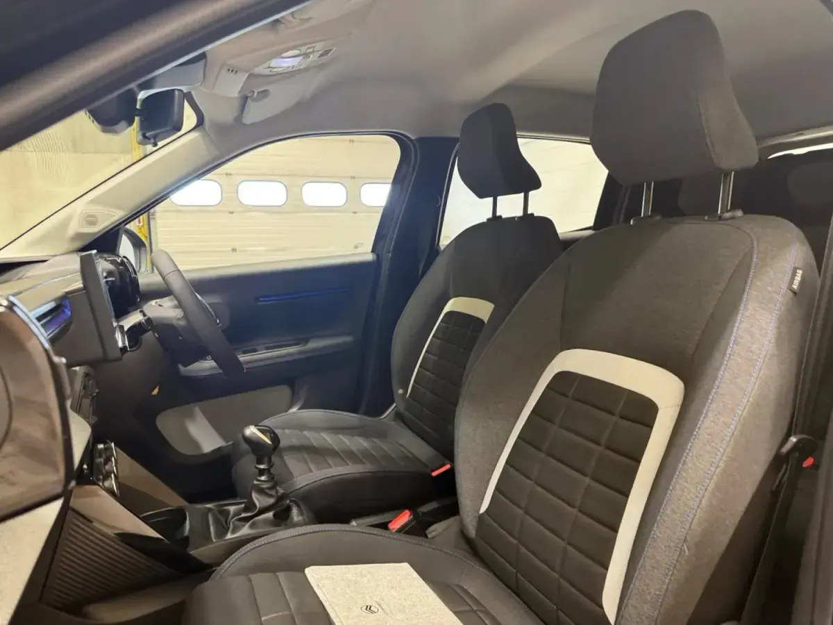 Begagnad Citroën C3 101 HK (74 kW) 2025 Svart SUV