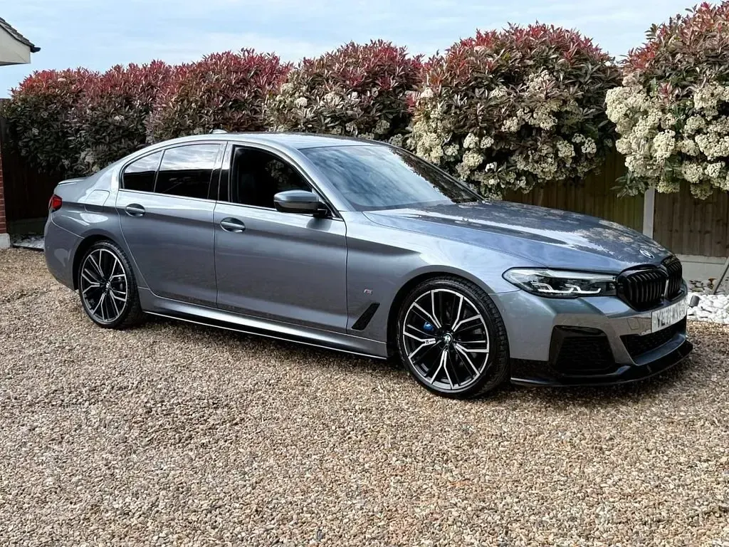 Używany BMW 520 M Sport 2021 Niebieski Sedan/Limuzyna