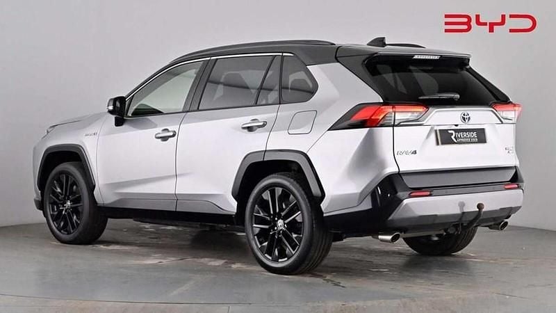 Used Toyota RAV4 Hybrid 218 HP (160 kW) 2021 Silver SUV