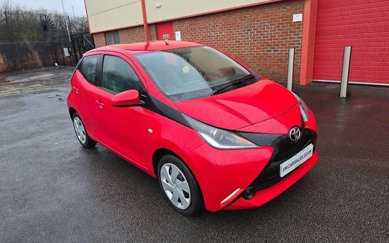 Usado Toyota Aygo X-play 69 CV (50 kW) 2018 Utilitario
