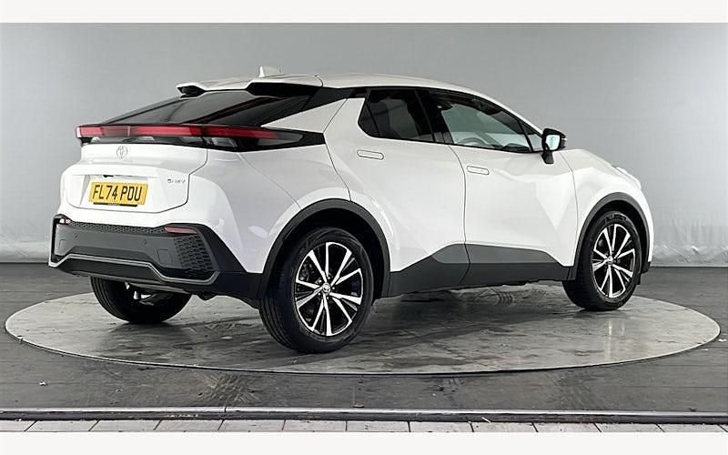 Used Toyota C-HR Design 140 HP (102 kW) 2026 SUV