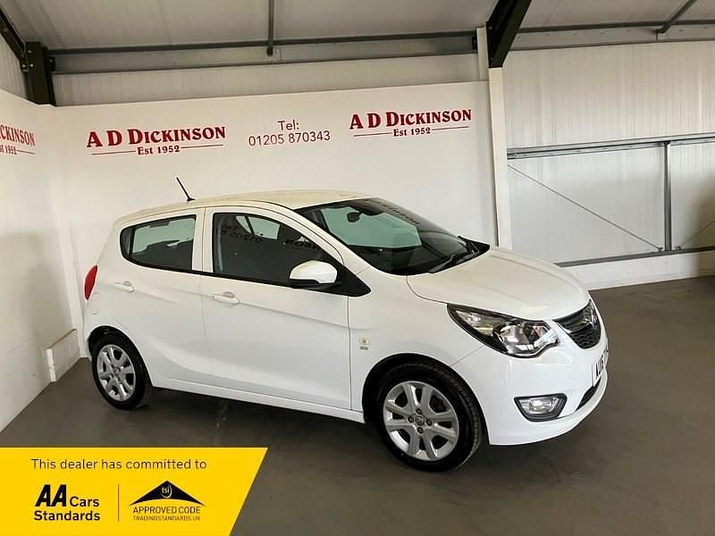 Used Vauxhall Viva 75 HP (55 kW) 2016 White Hatchback