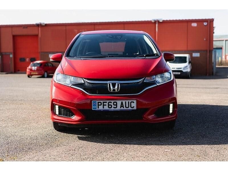 Used Honda Jazz SE 102 HP (75 kW) 2019 Red Hatchback