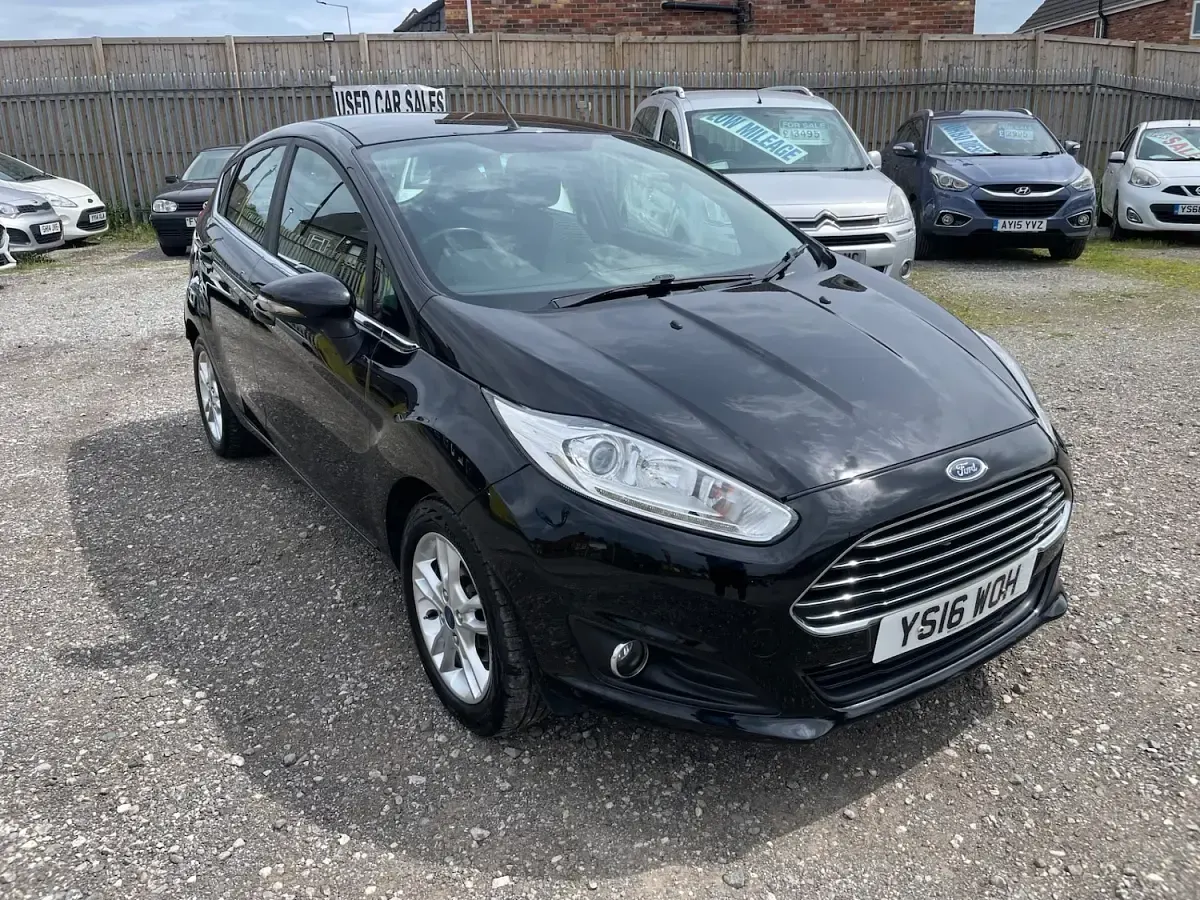 Used Ford Fiesta Zetec 82 HP (60 kW) 2016 Black Hatchback