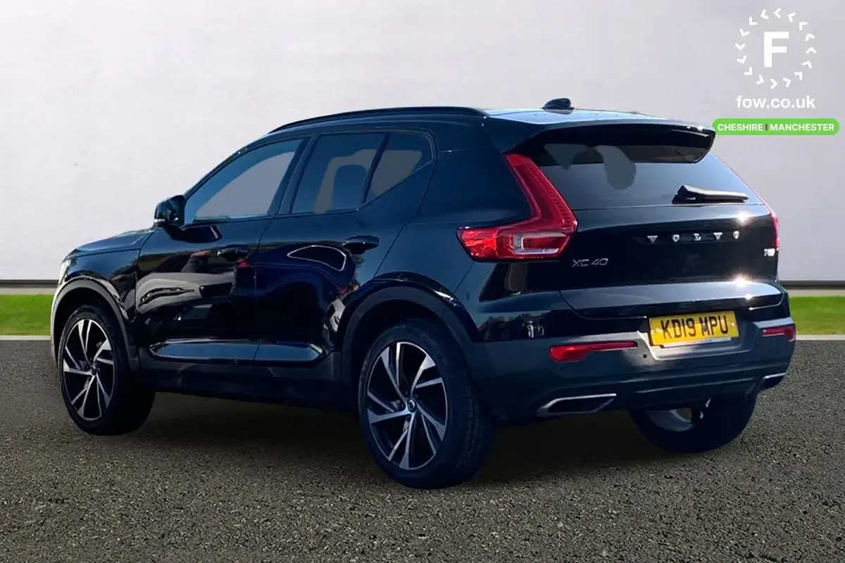 Begagnad Volvo XC40 R-Design Pro 2019 Svart SUV