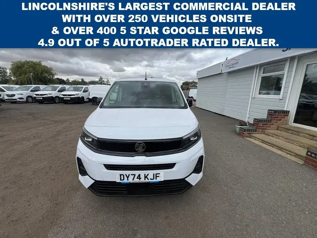 Used Vauxhall Combo 130 HP (95 kW) 2024 White MPV