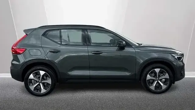 New Volvo XC40 Plus 161 HP (118 kW) 2027 SUV