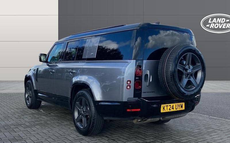 Used Land Rover Defender SE Dynamic 300 HP (220 kW) 2023 Estate