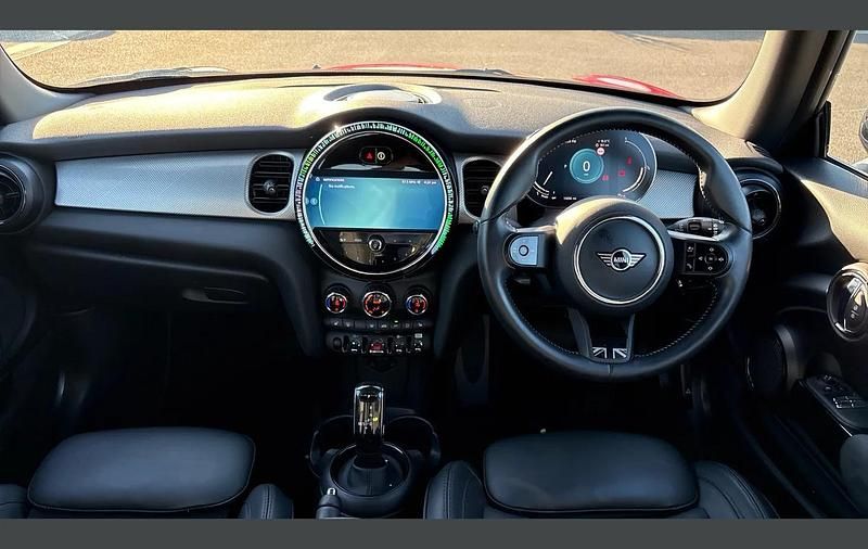 Used Mini Cooper Exclusive 134 HP (98 kW) 2023 Red Hatchback