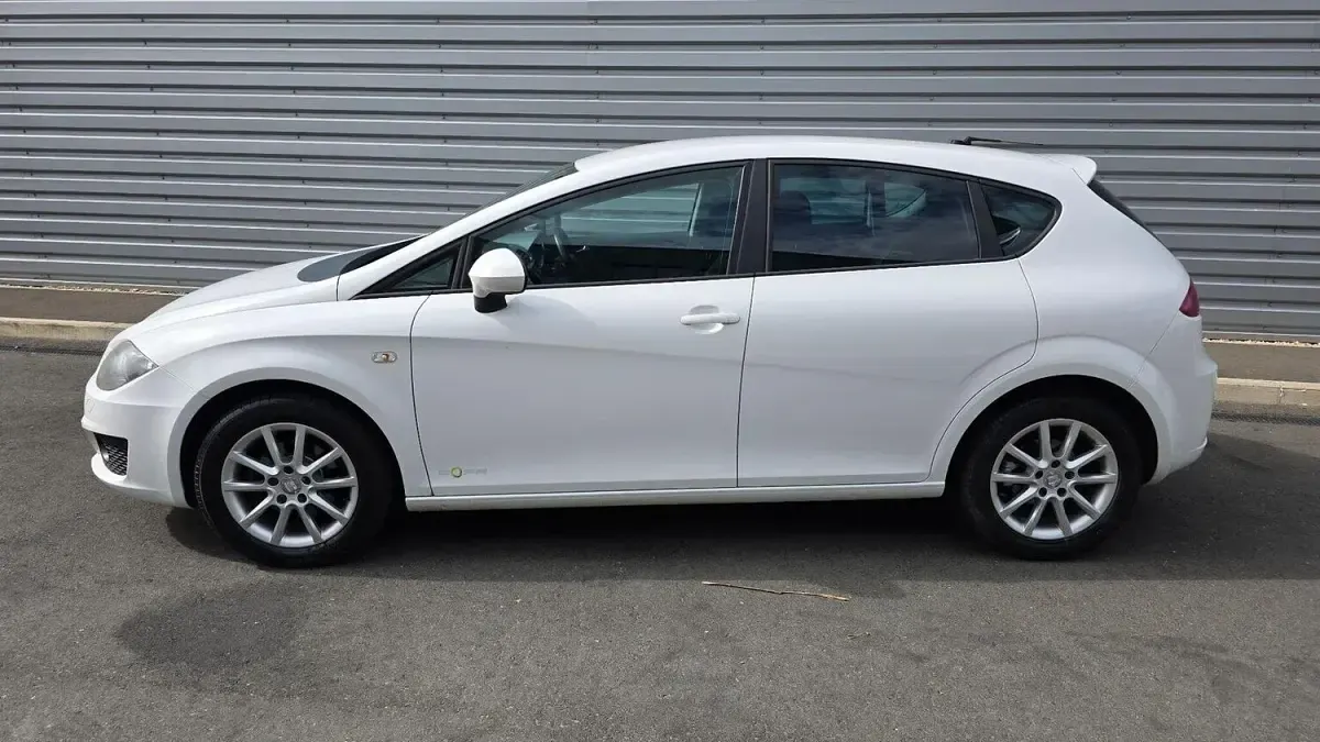 Used Seat Leon Copa 105 HP (77 kW) 2012 White Hatchback